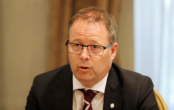 Forsvarsminister Bjørn Arild Gram (Sp).
