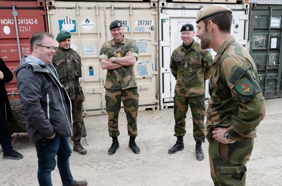 Forsvarsminister Bjørn Arild Gram hos eFP i Litauen.