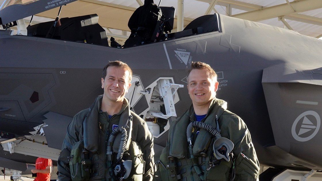 To av de norske flygerne ved Luke AFB