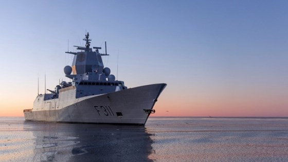 Regjeringa vil styrke Sjøforsvaret ved å etablere ein femte besetning på fregattane. 