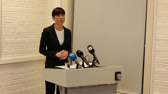Forsvarsminister Ine Eriksen Søreide offentliggjorde i februr i år at Tyskland er valgt som strategisk samarbeidspartner for nye ubåter.