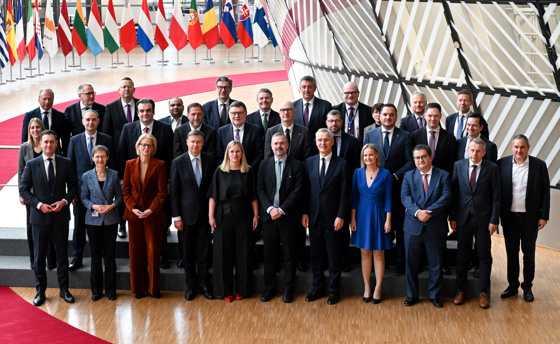 Bildet viser Finansministrene fra EFTA- og EU-landene