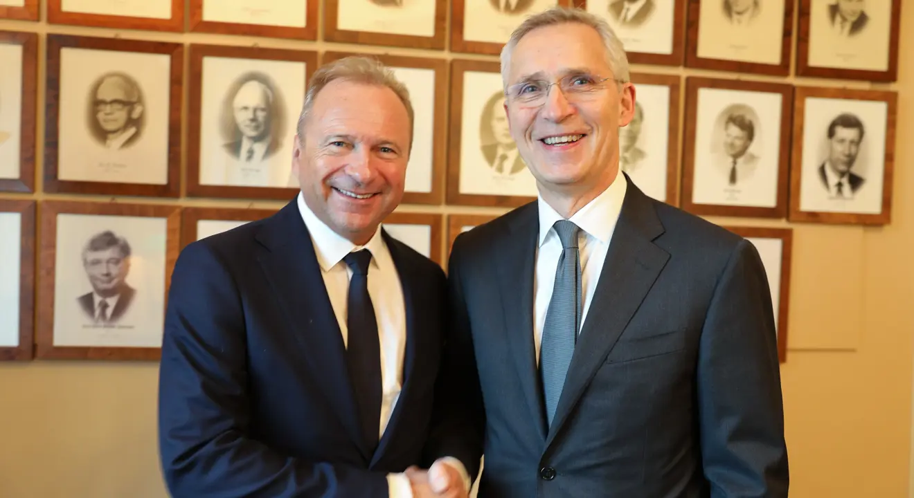 Finansminister Jens Stoltenberg og Luxembourgs finansminister Gilles Roth.