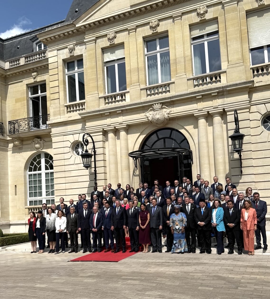 Bildet viser ministerrådsmøte i OECD i Paris.