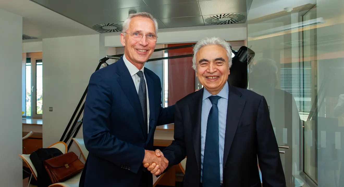 Finansminister Jens Stoltenberg og sjefen for Det internasjonale energibyrået, Fatih Birol.