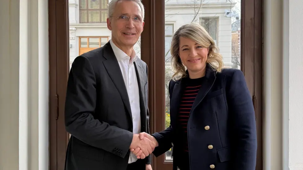 Finansminister Jens Stoltenberg og Canadas industriminister Mélanie Joly.