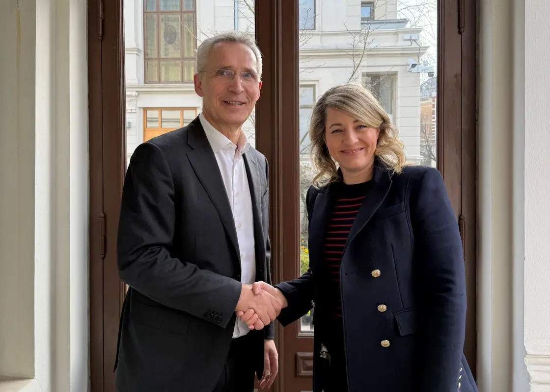 Finansminister Jens Stoltenberg og Canadas industriminister Mélanie Joly.