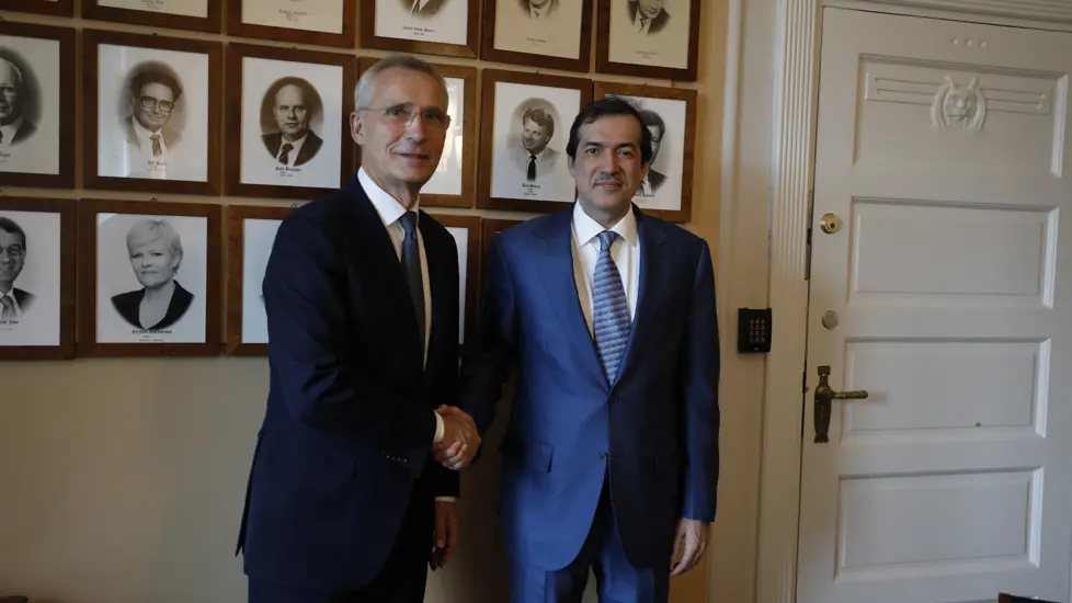 Finansminister Jens Stoltenberg og Qatars næringsminister H.E Dr. Ahmad bin Mohammed Al-Sayed.