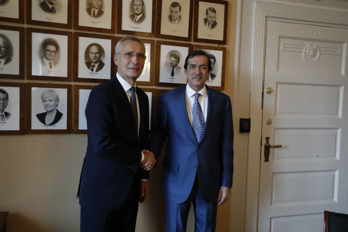 Finansminister Jens Stoltenberg og Qatars næringsminister H.E Dr. Ahmad bin Mohammed Al-Sayed.