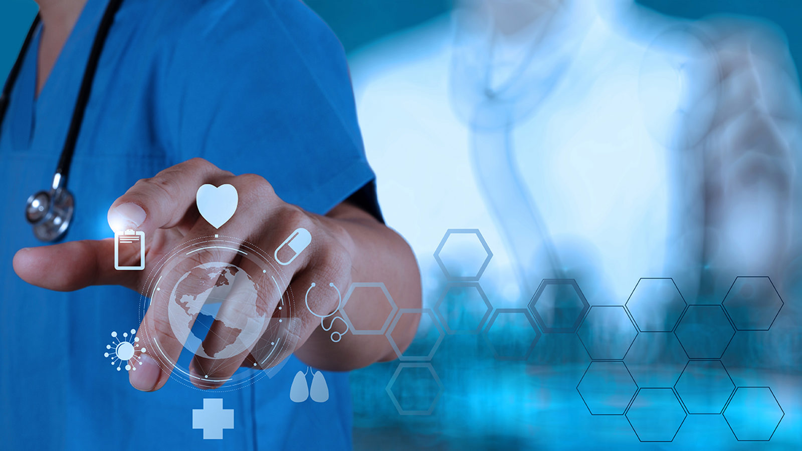 Illustrasjonsfoto av helsepersonell som trykker på en usynlig og høyteknologisk skjerm med symboler på