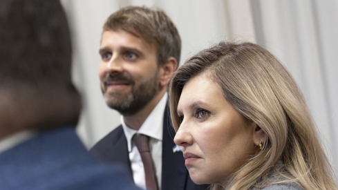 Helse- og omsorgsminister Jan Christian Vestre og førstedame Olena Zelenska under besøket hos Headspace