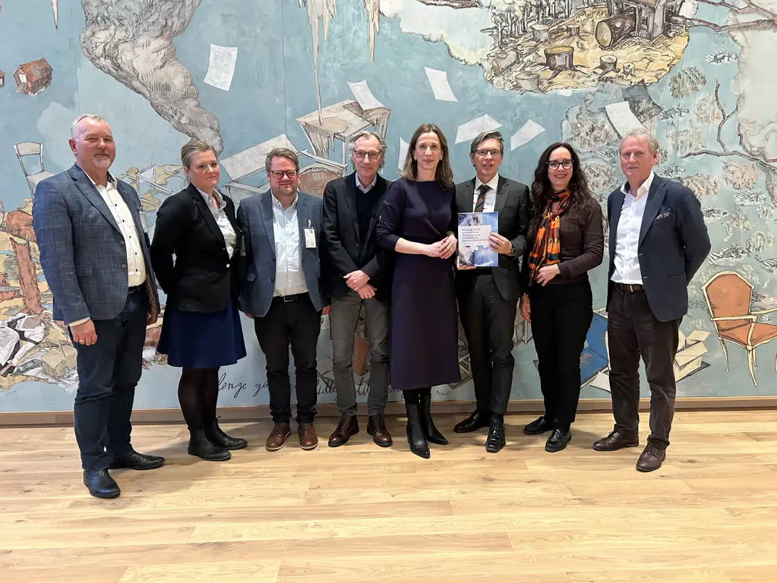 Arbeidsgruppa sammen med statsråden