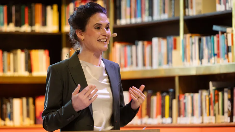 Kunnskapsministeren legger frem innholdslister i skolen