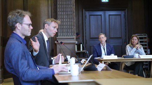 Bilde av Ola Borten Moe under møtet med Kompetansepolitisk råd 