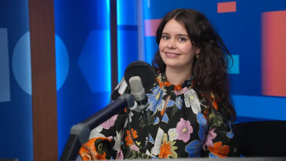 Sigrid Agnethe Hansen på jobb i NRK-studioet