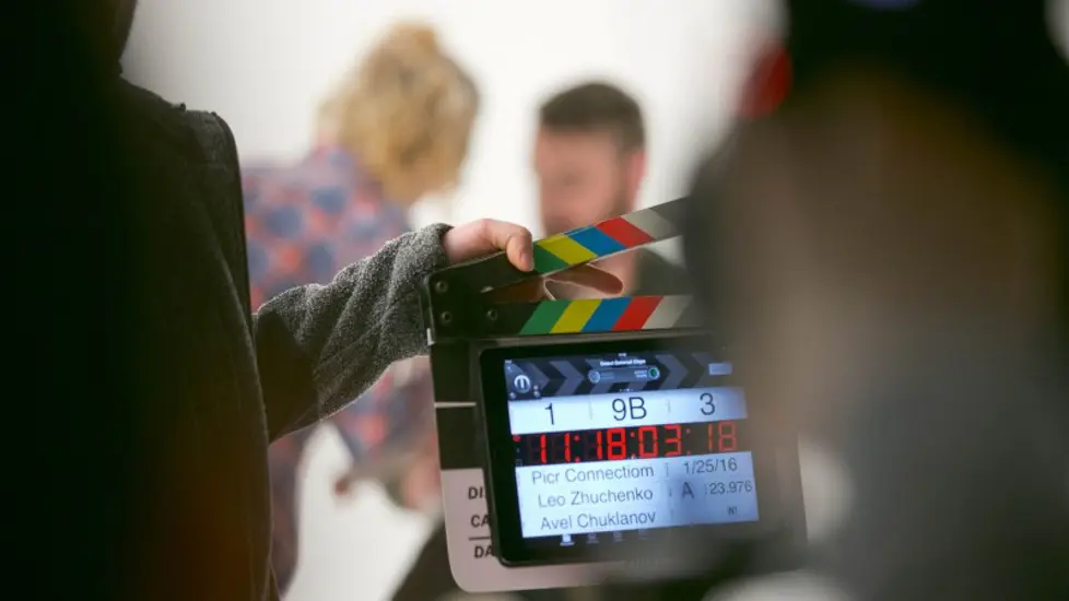 En filmklapper som skal illlustrere filmproduksjon