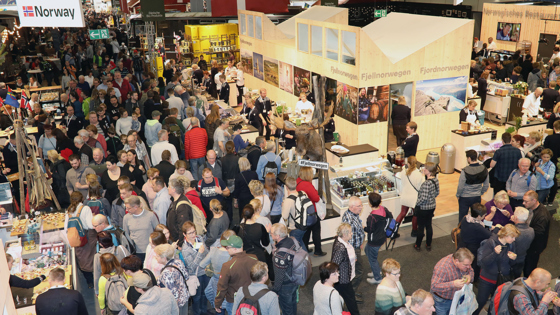 Tettpakka på den norske standen.