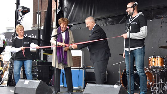 Landbruks- og matminister Bård Hoksrud og ordføreren i Oslo, Marianne Borgen stod for den offisielle åpningen på årets Matstreif.