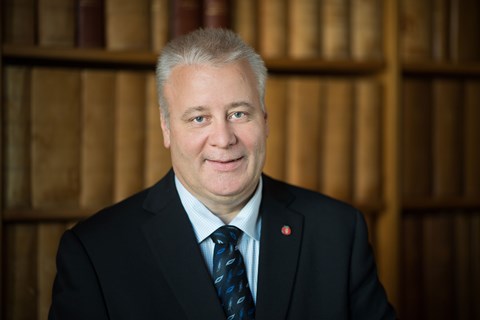 Eanadoallo- ja biebmoministtar Bård Hoksrud.