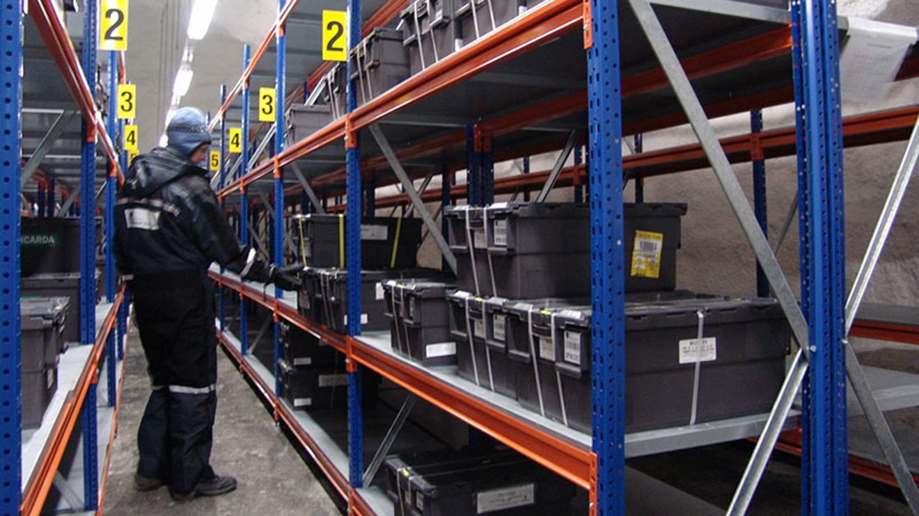 Frøene pakket og lagret i hvelvet.