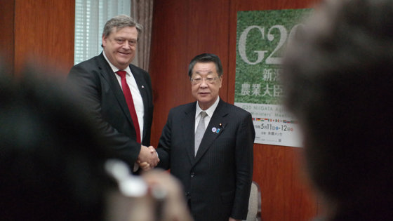 Fiskeriminister Harald T. Nesvik og Japans fiskeriminister Takamori Yoshikawa.