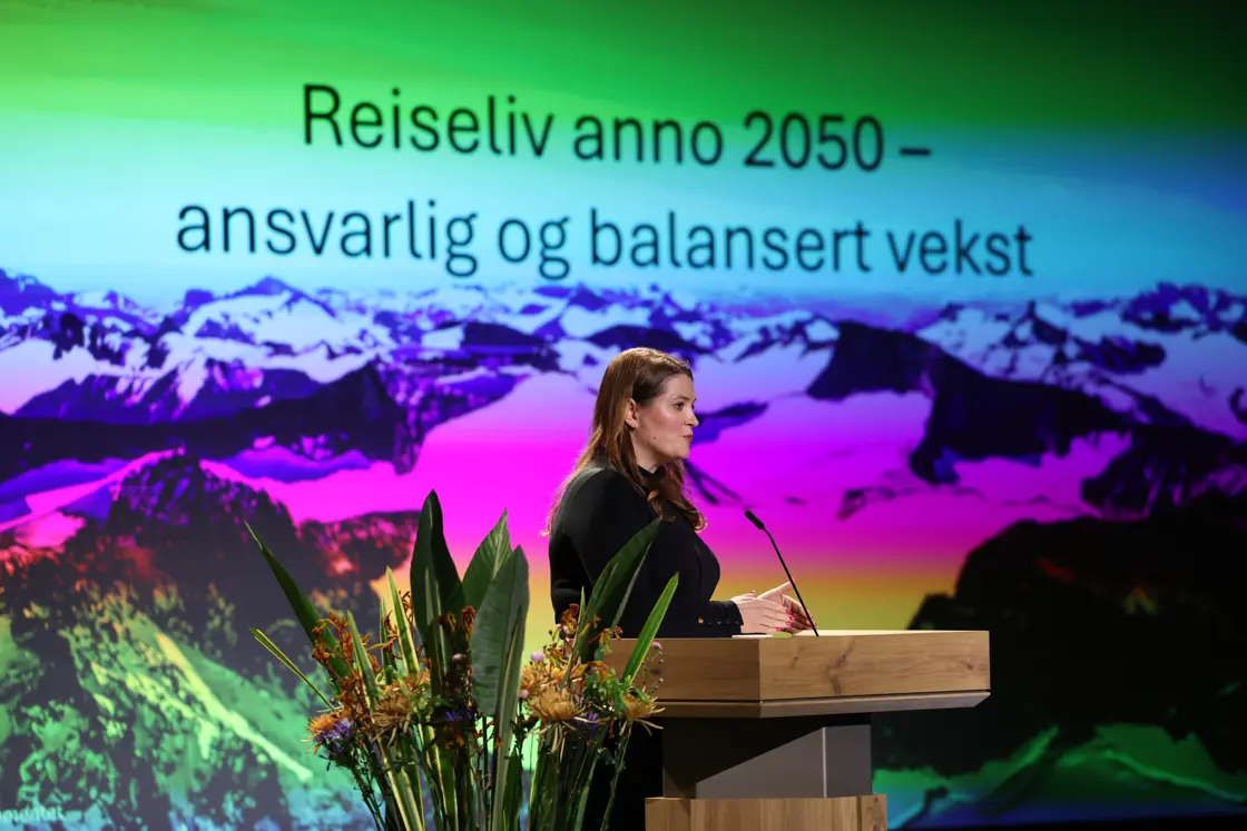 Næringsminister Cecilie Myrseth under reiselivskonferansen i Regjeringskvartalet 5. mai.