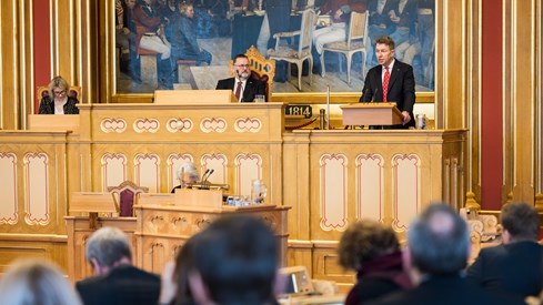 Olje- og energiminister Terje Aasland  holdt redegjørelsen for Stortinget om regjeringens oppfølging av Fosen-saken mandag 13. mars 2023.