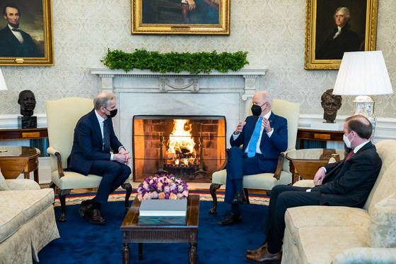 Statsminister Jonas Gahr Støre, president Joe Biden og sikkerhetsrådgiver Jake Sullivan i Det hvite hus.