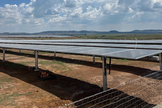 Solcelle-paneler i Sør-Afrika.