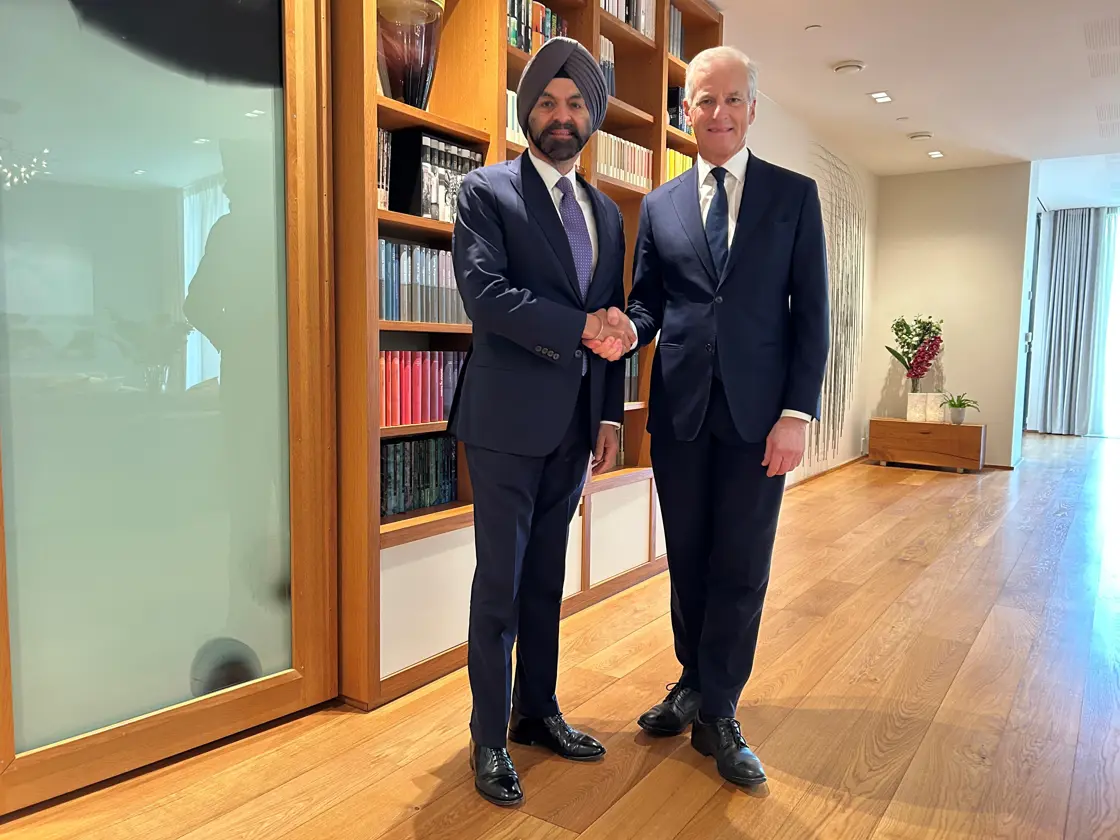 Verdensbankens president Ajay Banga og Jonas Gahr Støre