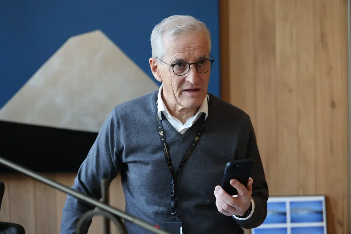 Støre ringer Ungarns innkommende statsminister