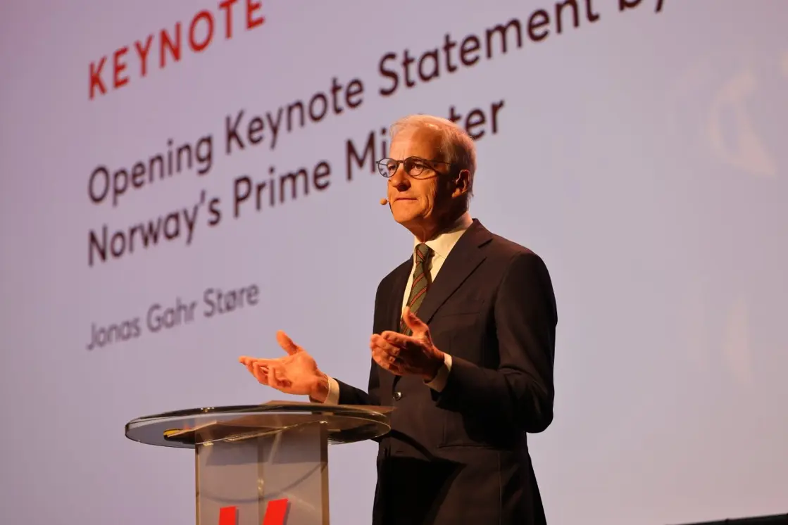 Prime Minister Jonas Gahr Støre on stage.