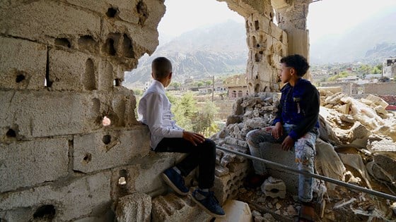 Jemen: Stadig flere barn blir dratt inn i krigføringen, ifølge FN-utsending Mark Griffiths. I en presseuttalelse fra Sikkerhetsrådet forrige uke fordømmes bruk av barnesoldater i Marib-provinsen. Foto: Giles Clarke, FN/Ocha