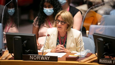Norges FN-ambassadør, Mona Juul, holder innlegg i Sikkerhetsrådet.  Foto: FN