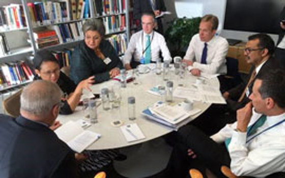 Hva slags råd bør FNs nye generalsekretær få? Børge Brende i samtale med utenriksministrene fra Jordan, Indonesia, Ghana og Etiopia samt statssekretær Cabañas fra Mexico og Colombias viseutenriksminister. Foto: Astrid Sehl, UD