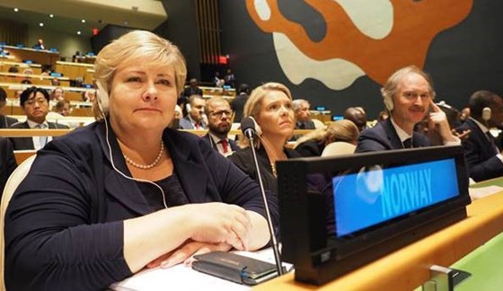 Erna Solberg, Sylvi Listhaug og ambassadør Geir O. Pedersen under toppmøtet om flukt og migrasjon. Foto: Ragnhild Simenstad, FN-delegasjonen