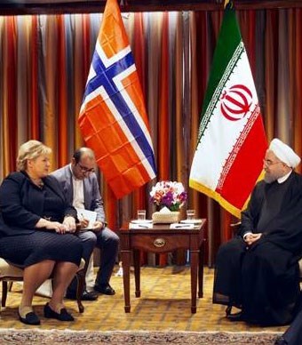 Statsminister Erna Solberg i samtale med Irans president Hassan Rouhani i FN