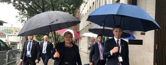 Statsminister Solberg i New York-regn