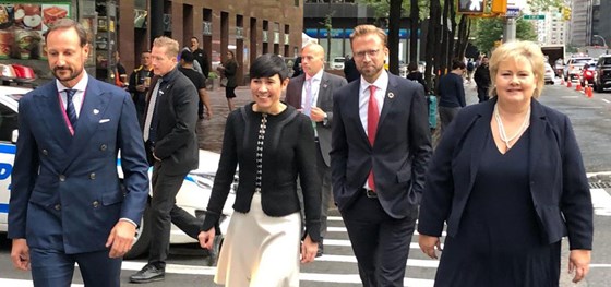 Den norske delegasjonen med statsminister Erna Solberg i spissen er klar til å ta fatt på sine programmer under FNs høynivåuke. Foto: Frode Overland Andersen, UD