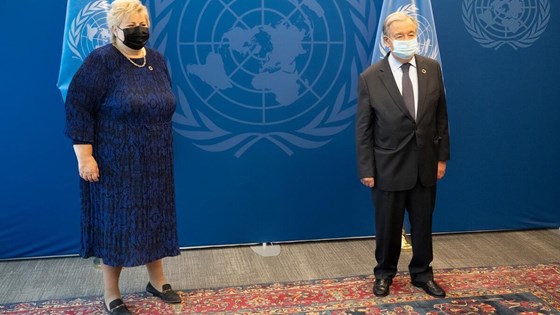 Statsminister Erna Solberg og FNs generalsekretær Guterres. Foto: Evan Schneider, FN