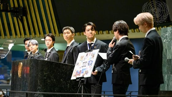 Over en million mennesker fulgte med online da det sørkoreanske bandet BTS – det globalt mestselgende bandet i 2020 - opptrådte under SDG Moment.  Foto: Loey Felipe, FN 