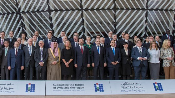 Utenriksminister Ine Eriksen Søreide og noen av de andre deltakerne på giverlandskonferansen for Syria (Brussel II-konferansen). Foto: Sara Svanemyr, UD