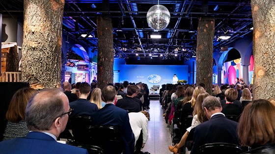 Utenriksminister Ine Eriksen Søreide er klar til å presentere den nye stortingsmeldingen om internasjonalt samarbeid. Foto: Medvind