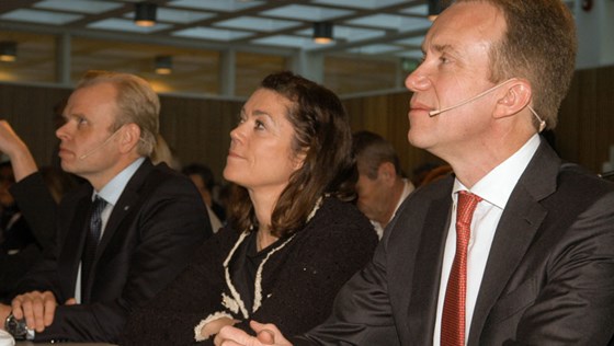 Fra venstre: Svein Tore Holsether, Yara, Kristin Skogen Lund, NHO og utenriksminister Børge Brende diskuterte næringslivets rolle i utviklingspolitikken. Foto: NHO