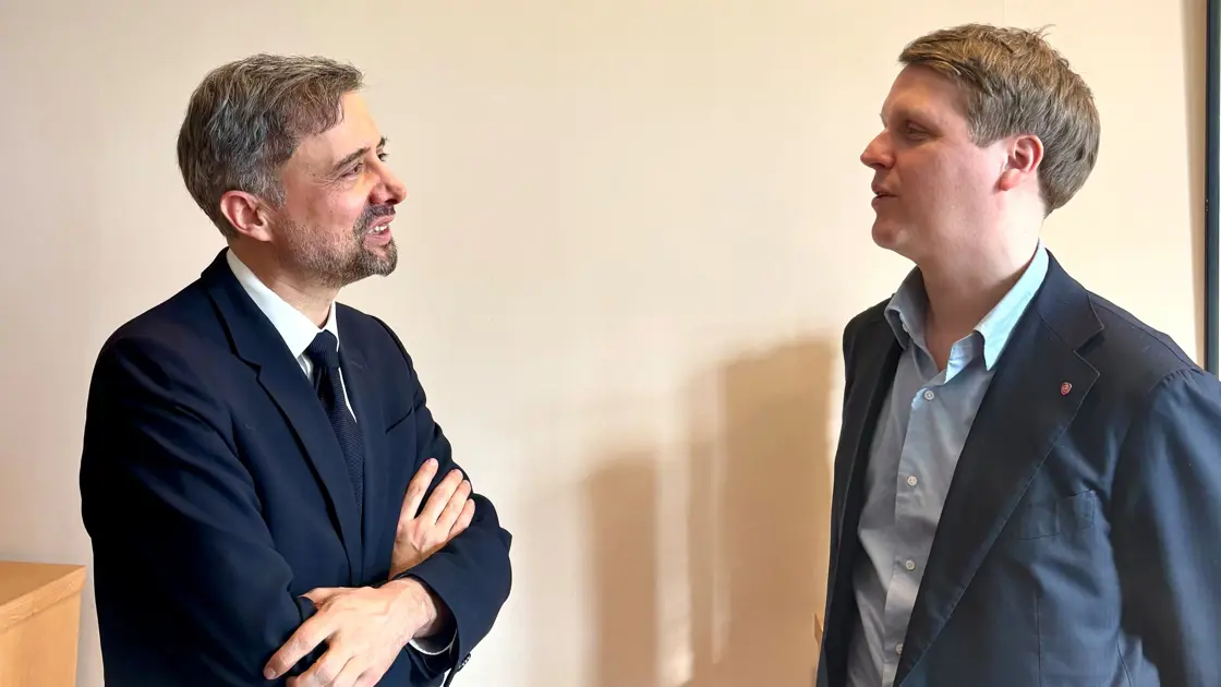 Lario og Aukrust i samtale