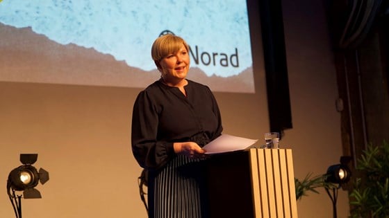 Utviklingsminister Anne Beathe Tvinnereim på nasjonalt havmøte. Foto: Christopher Brandt, Norad