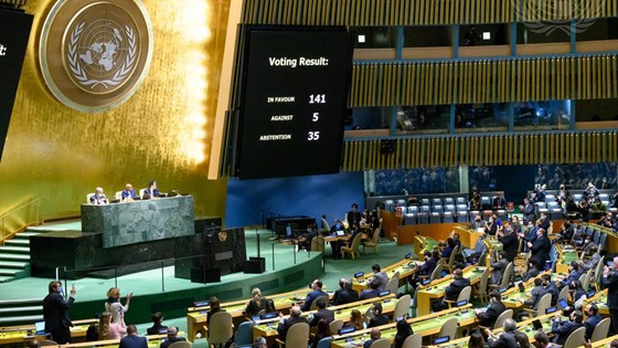 Fra avstemningen i FN der et stort flertall tok avstand fra Russlands angrep på Ukraina. Foto: FN