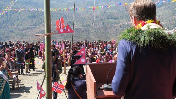 Utviklingsministeren åpner ny skole i Nepal. Foto: Siri R. Svendsen, UD