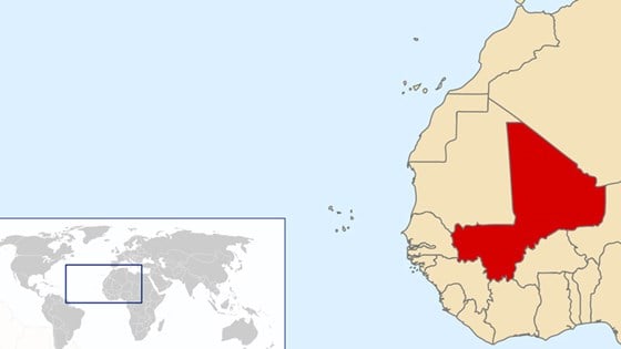 Mali ligger i det såkalte Sahel-beltet - med grenser til blant annet Mauritania i vest, Algerie i nord og Niger i øst. Kart: wikipedia.org
