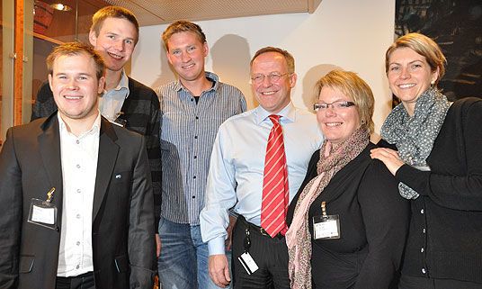 Landbruks- og matminister Lars Peder Brekk hadde møte med de 5 finalistene til Årets unge bonde 2011 tidligere på dagen. Fra venstre: Markus Heiberg fra Tana, Einar Kverneggen fra Tynset, John Gaute Lunden fra Grimstad, Lars Peder Bredd, Elisabeth Holand fra Vestvågøy i Lofoten og Katrine Hesnes Jarnes fra Grimstad.